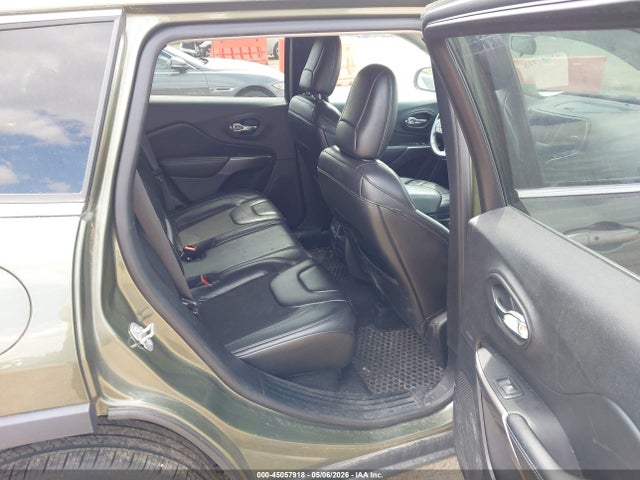 45057918 :رقم المزاد ، 1C4PJMLB2KD355389 vin ، 2019 Jeep Cherokee Latitude Plus 4x4 مزاد بيع