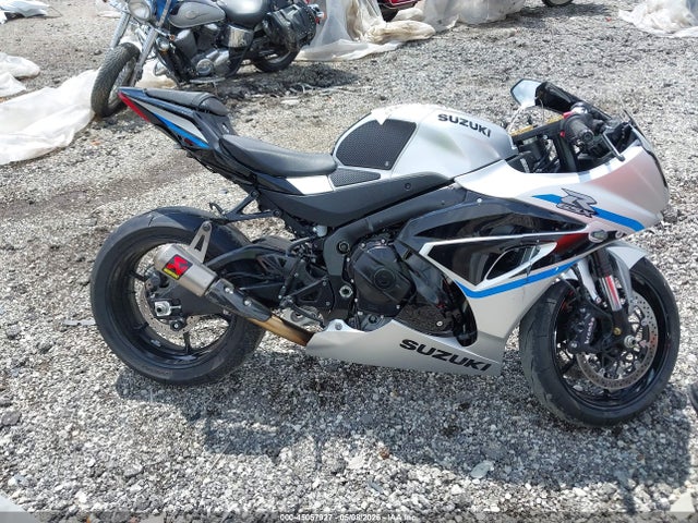 Suzuki GSX-R1000 2025 JS1DM11B6S7100443 Image 12