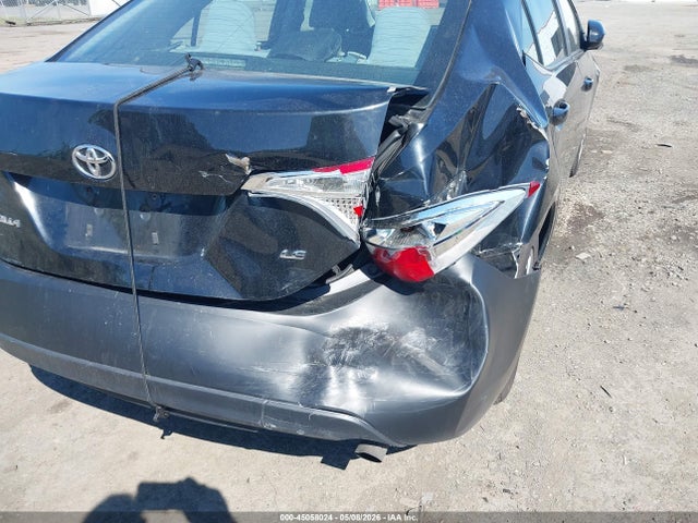 45058024 :رقم المزاد ، 2T1BURHE9FC338383 vin ، 2015 Toyota Corolla Le مزاد بيع