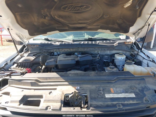 Ford F-350 Chassis Xl 2017 1FD8W3G6XHEE74075 Image 10