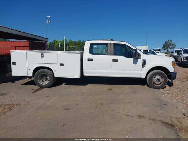 Ford F-350 Chassis Xl 2017 1FD8W3G6XHEE74075 Image 19