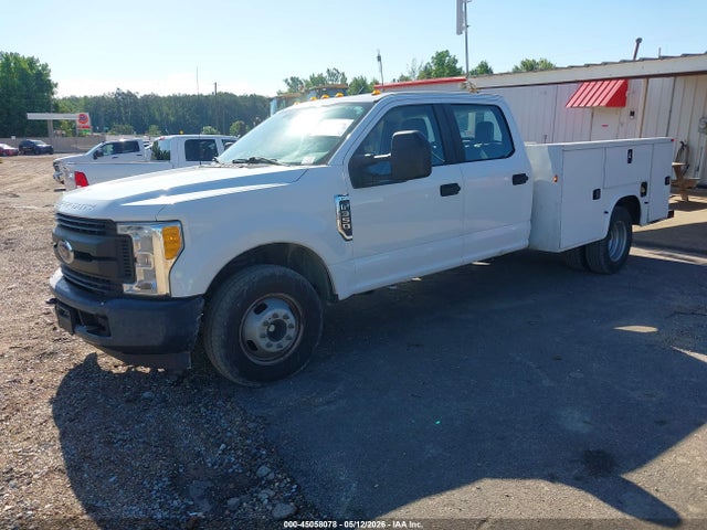 Ford F-350 Chassis Xl 2017 1FD8W3G6XHEE74075 Image 2