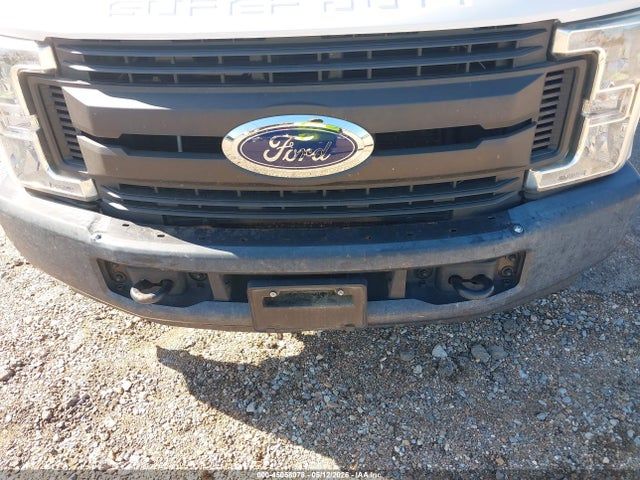 Ford F-350 Chassis Xl 2017 1FD8W3G6XHEE74075 Image 15