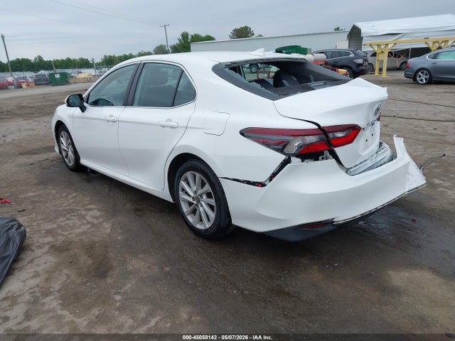 Продаж на аукціоні авто 2022 Toyota Camry Le, vin: 4T1C11AK4NU665558, номер лоту: 45058142