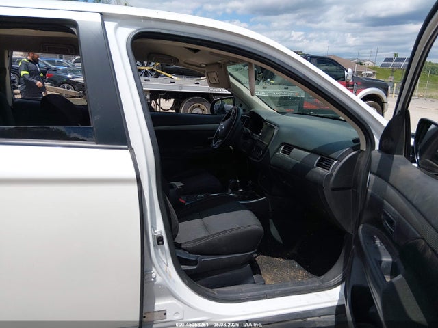 2018 Mitsubishi Outlander Es/le/se/sel მანქანა იყიდება აუქციონზე, vin: JA4AZ3A3XJZ066728, აუქციონის ნომერი: 45058261