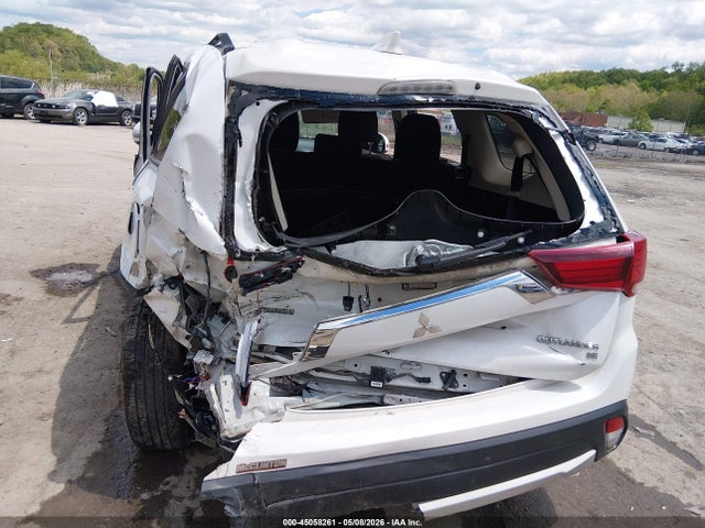2018 Mitsubishi Outlander Es/le/se/sel მანქანა იყიდება აუქციონზე, vin: JA4AZ3A3XJZ066728, აუქციონის ნომერი: 45058261