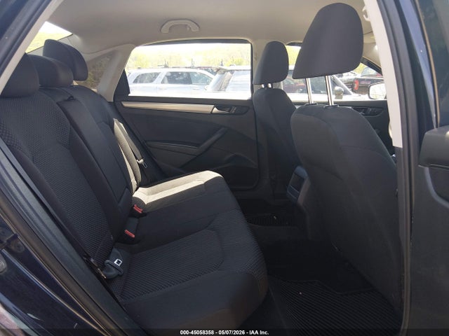 Продаж на аукціоні авто 2014 Volkswagen Passat 1.8t S, vin: 1VWAT7A38EC046692, номер лоту: 45058358