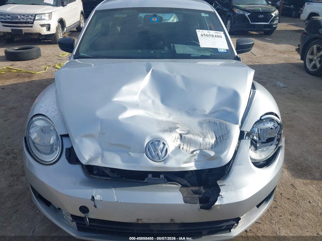 2014 Volkswagen Beetle 1.8t Entry მანქანა იყიდება აუქციონზე, vin: 3VWF17AT1EM633696, აუქციონის ნომერი: 45058480