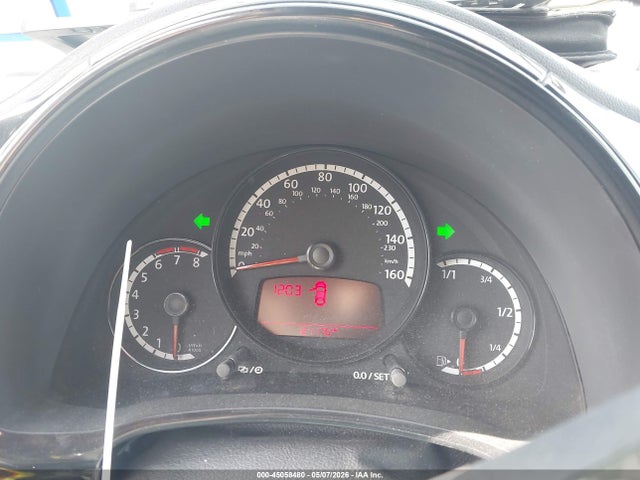 2014 Volkswagen Beetle 1.8t Entry მანქანა იყიდება აუქციონზე, vin: 3VWF17AT1EM633696, აუქციონის ნომერი: 45058480