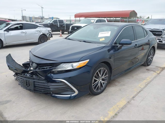 Toyota CAMRY XLE 2021 4T1F11AK2MU565115 Image 2