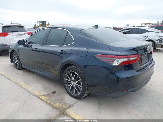 Toyota CAMRY XLE 2021 4T1F11AK2MU565115 Image 3