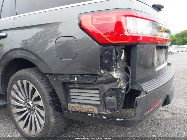 45058622 :رقم المزاد ، 5LMJJ2LT1JEL11680 vin ، 2018 Lincoln Navigator Reserve مزاد بيع