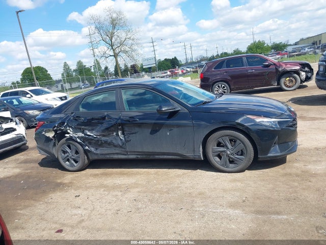 Auction sale of the 2022 Hyundai Elantra Sel, vin: KMHLM4AG5NU289876, lot number: 45058642