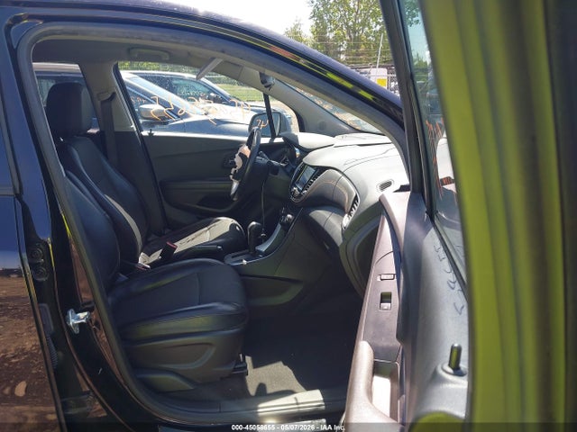2022 Chevrolet Trax Awd Lt მანქანა იყიდება აუქციონზე, vin: KL7CJPSM5NB546966, აუქციონის ნომერი: 45058655