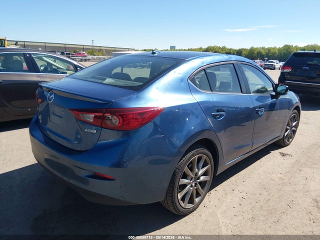 45058715 :رقم المزاد ، 3MZBN1V39JM213592 vin ، 2018 Mazda Mazda3 Touring مزاد بيع