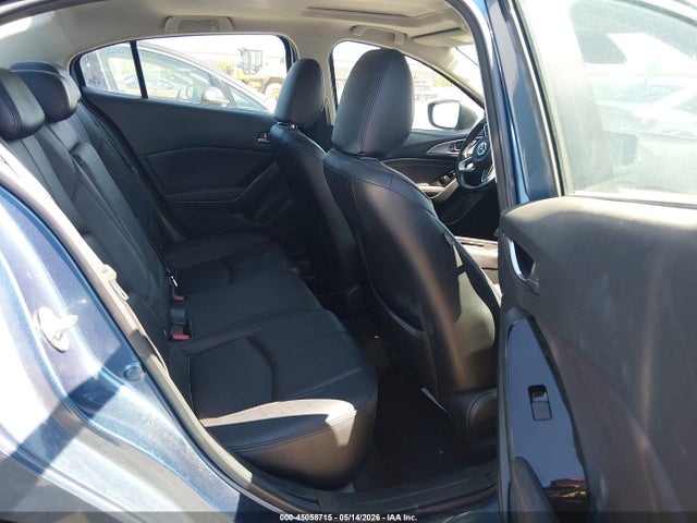 45058715 :رقم المزاد ، 3MZBN1V39JM213592 vin ، 2018 Mazda Mazda3 Touring مزاد بيع