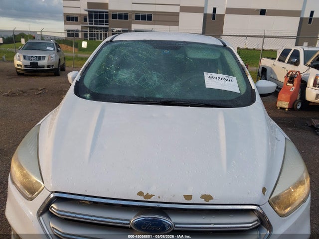 45058801 :رقم المزاد ، 1FMCU0GD2HUE38979 vin ، 2017 Ford Escape Se مزاد بيع