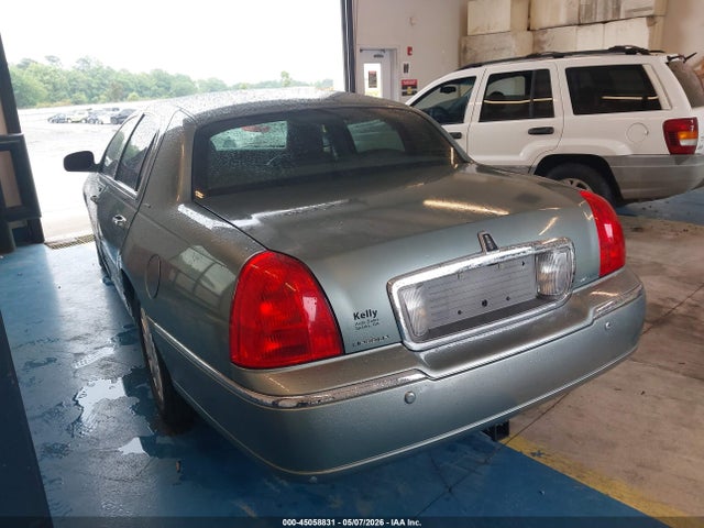 45058831 :رقم المزاد ، 1LNHM81W05Y617248 vin ، 2005 Lincoln Town Car Signature مزاد بيع