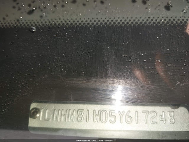 45058831 :رقم المزاد ، 1LNHM81W05Y617248 vin ، 2005 Lincoln Town Car Signature مزاد بيع