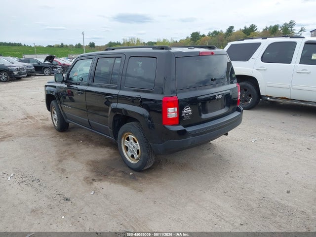 45059009 :رقم المزاد ، 1C4NJRBBXHD106434 vin ، 2017 Jeep Patriot Sport 4x4 مزاد بيع