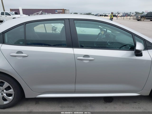 Toyota COROLLA LE 2022 5YFEPMAE2NP313826 Image 13