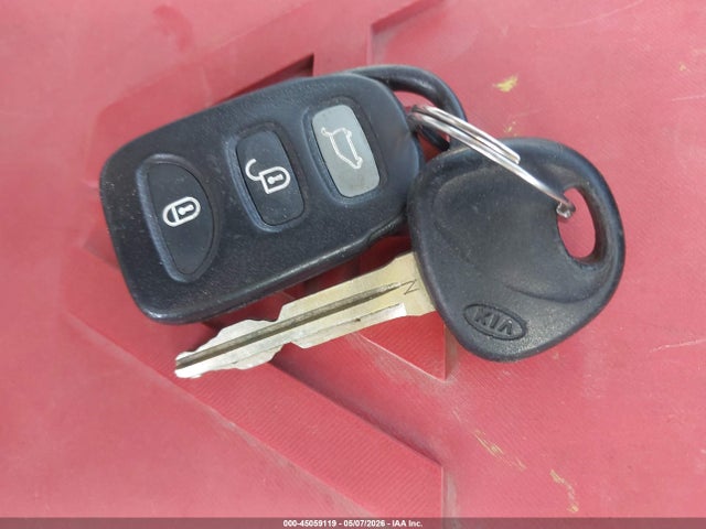 2009 Kia Rondo Lx მანქანა იყიდება აუქციონზე, vin: KNAFG528597279064, აუქციონის ნომერი: 45059119