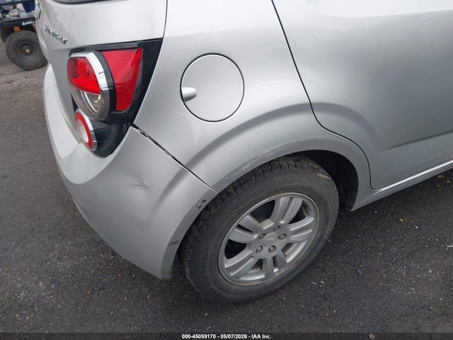 45059170 :رقم المزاد ، 1G1JC6SH1G4155959 vin ، 2016 Chevrolet Sonic Lt Auto مزاد بيع