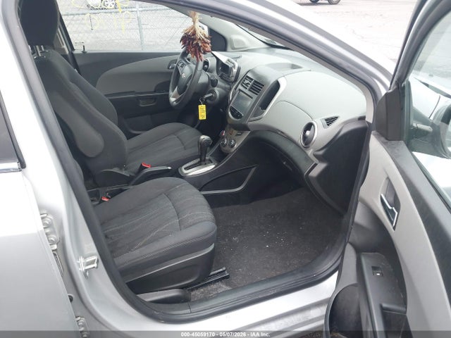 45059170 :رقم المزاد ، 1G1JC6SH1G4155959 vin ، 2016 Chevrolet Sonic Lt Auto مزاد بيع