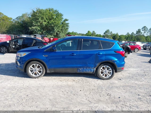 1FMCU0GD8KUB31128 Ford ESCAPE SE