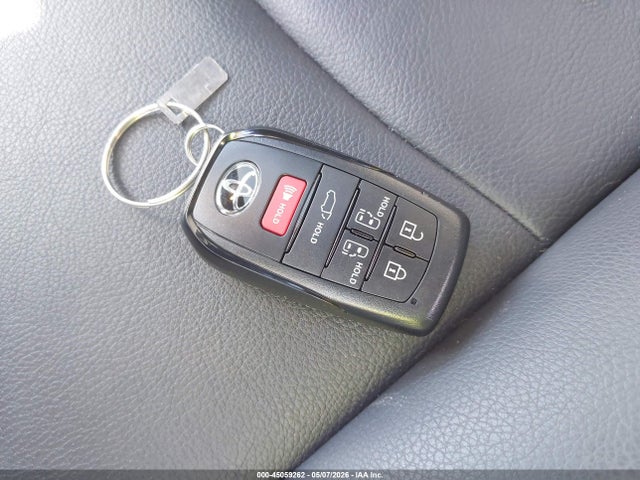 Продажа на аукционе авто 2026 Toyota Sienna Woodland Edition, vin: 5TDCSKFC0TS251509, номер лота: 45059262