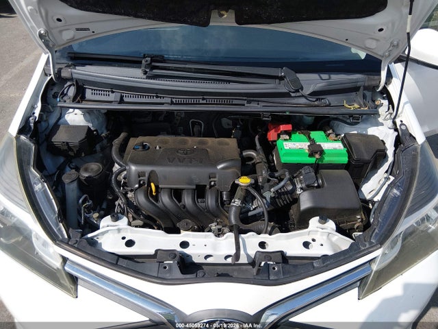 2015 Toyota Yaris L მანქანა იყიდება აუქციონზე, vin: VNKKTUD39FA038462, აუქციონის ნომერი: 45059274