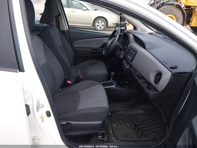 2015 Toyota Yaris L მანქანა იყიდება აუქციონზე, vin: VNKKTUD39FA038462, აუქციონის ნომერი: 45059274