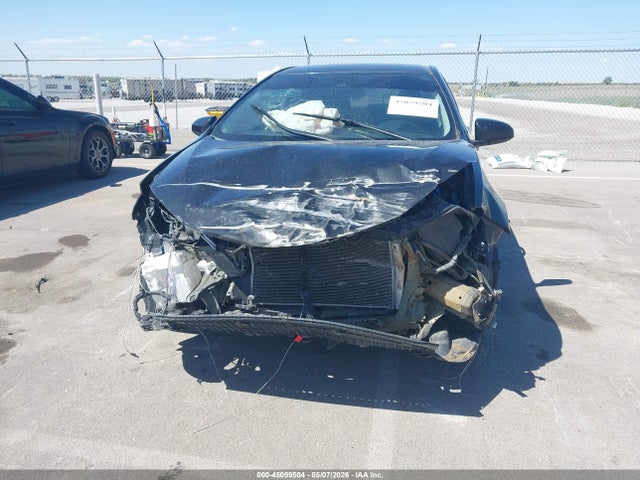 2018 Toyota Corolla Le მანქანა იყიდება აუქციონზე, vin: 5YFBURHE5JP812175, აუქციონის ნომერი: 45059504