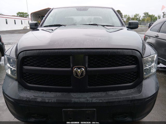 45059530 :رقم المزاد ، 1C6RR7KG6JS318976 vin ، 2018 Ram 1500 Tradesman  4x4 5'7 Box مزاد بيع
