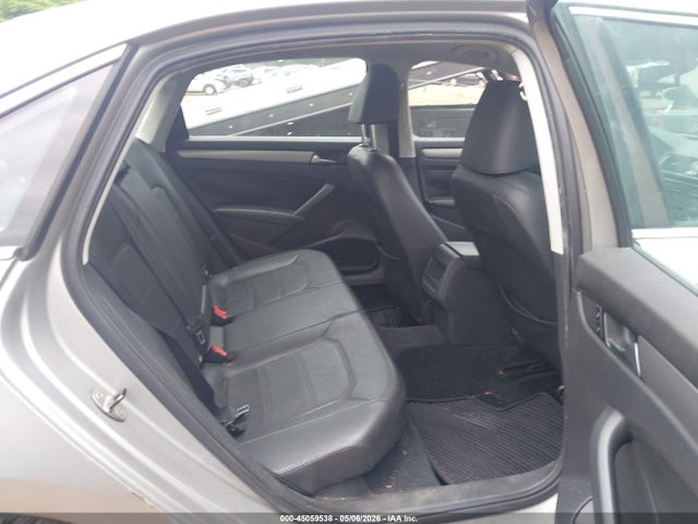 2014 Volkswagen Passat 1.8t Wolfsburg Edition მანქანა იყიდება აუქციონზე, vin: 1VWAT7A38EC043467, აუქციონის ნომერი: 45059538
