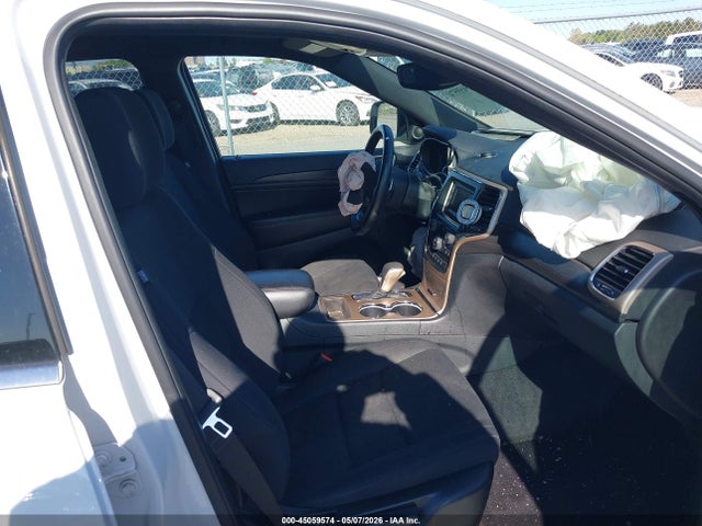 45059574 :رقم المزاد ، 1C4RJFAGXHC645672 vin ، 2017 Jeep Grand Cherokee Laredo مزاد بيع