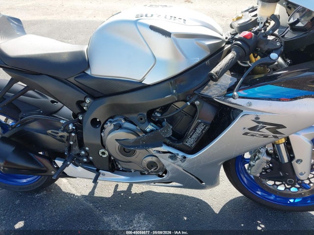 Suzuki GSX-R750 2026 JS1GR7MA2T7100624 Image 15