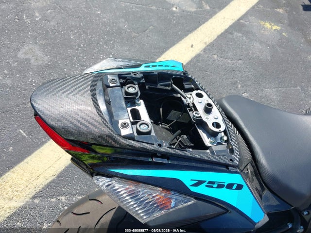 Suzuki GSX-R750 2026 JS1GR7MA2T7100624 Image 16