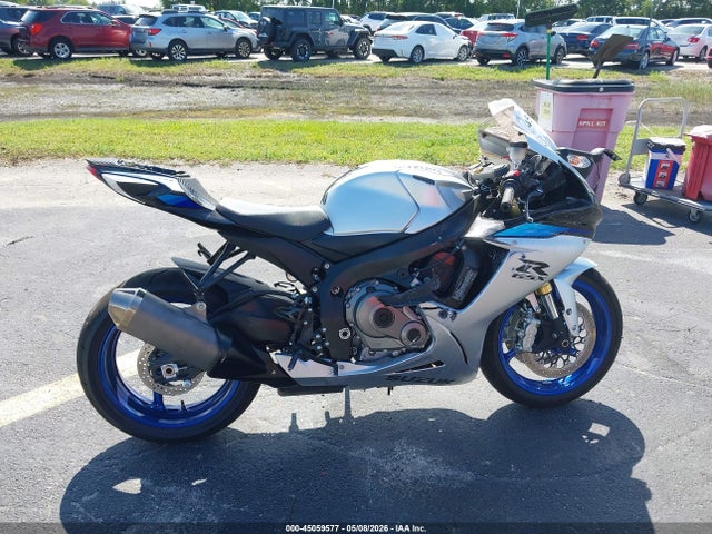 Suzuki GSX-R750 2026 JS1GR7MA2T7100624 Image 12