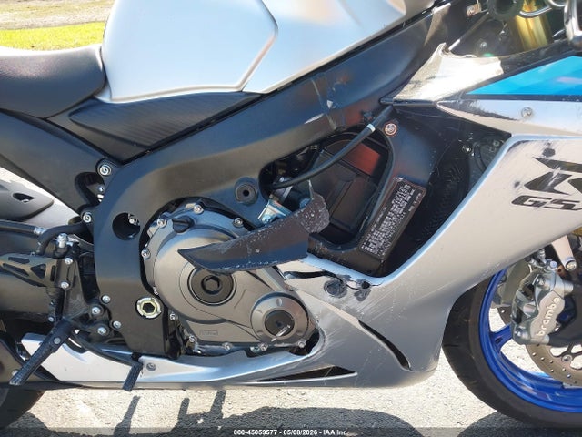 Suzuki GSX-R750 2026 JS1GR7MA2T7100624 Image 8