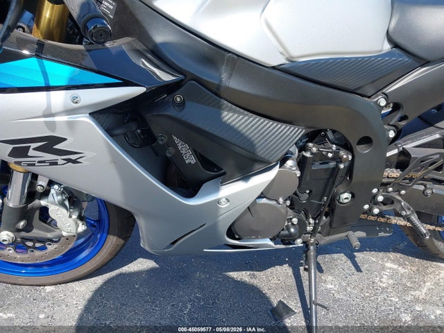 Suzuki GSX-R750 2026 JS1GR7MA2T7100624 Image 9