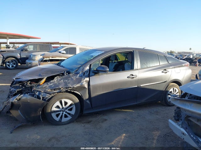 Toyota Prius Two Eco 2018 JTDKARFUXJ3546177 Image 13