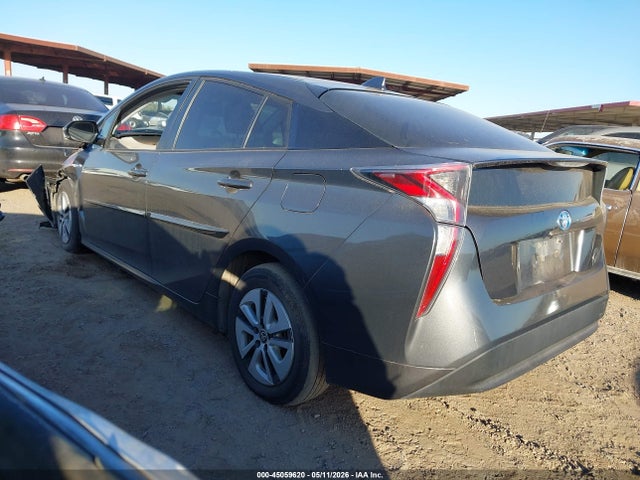 Toyota Prius Two Eco 2018 JTDKARFUXJ3546177 Image 3