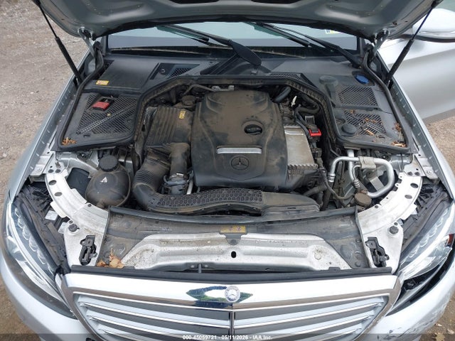 2015 Mercedes-benz C 300 Luxury 4matic მანქანა იყიდება აუქციონზე, vin: 55SWF4KB7FU025713, აუქციონის ნომერი: 45059721