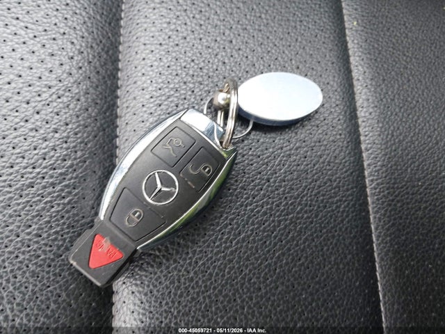 2015 Mercedes-benz C 300 Luxury 4matic მანქანა იყიდება აუქციონზე, vin: 55SWF4KB7FU025713, აუქციონის ნომერი: 45059721