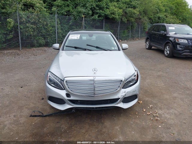 2015 Mercedes-benz C 300 Luxury 4matic მანქანა იყიდება აუქციონზე, vin: 55SWF4KB7FU025713, აუქციონის ნომერი: 45059721