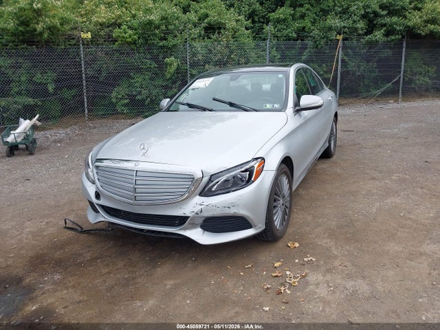 2015 Mercedes-benz C 300 Luxury 4matic მანქანა იყიდება აუქციონზე, vin: 55SWF4KB7FU025713, აუქციონის ნომერი: 45059721