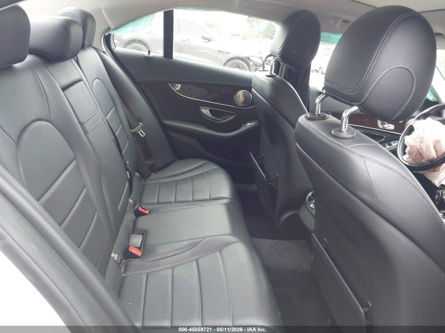 2015 Mercedes-benz C 300 Luxury 4matic მანქანა იყიდება აუქციონზე, vin: 55SWF4KB7FU025713, აუქციონის ნომერი: 45059721