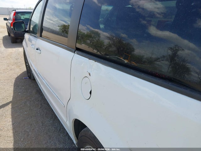 Продажа на аукционе авто 2016 Dodge Grand Caravan Se Plus, vin: 2C4RDGBG8GR211025, номер лота: 45059741