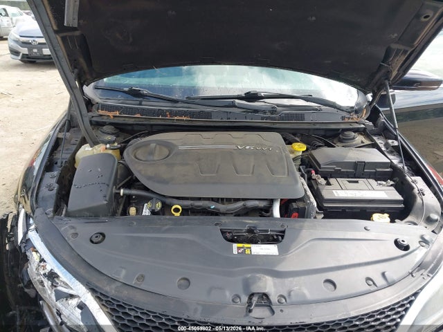 Chrysler 200 C 2015 1C3CCCEG3FN610468 Image 10